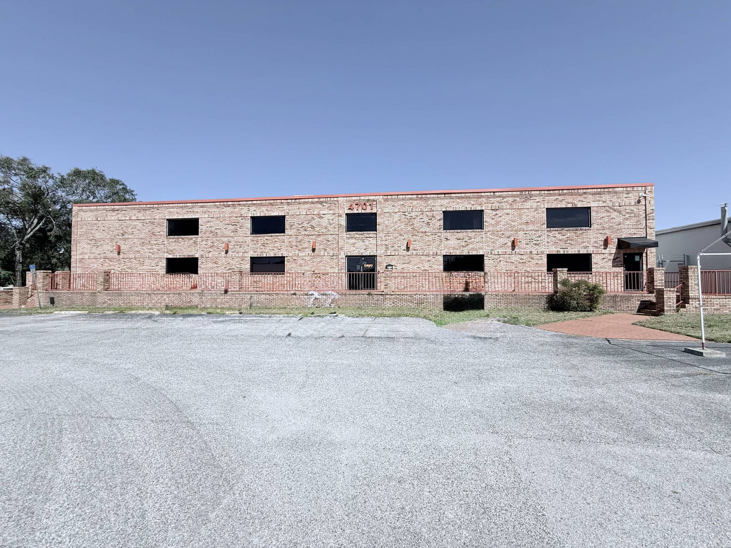 For Lease: 4701 W Hillsborough Ave Tampa, FL 33614