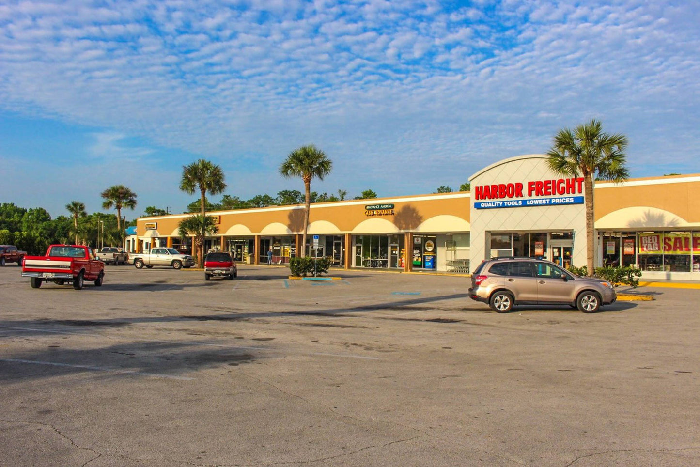 For Lease: 744 SE US Hwy 19 Crystal River, FL 34429