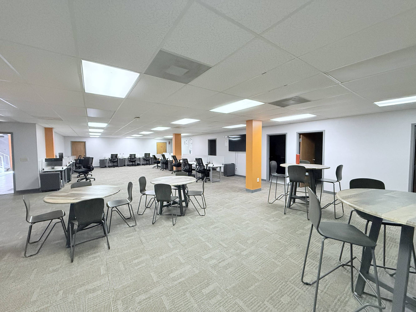 For Lease: 4701 W Hillsborough Ave Tampa, FL 33614