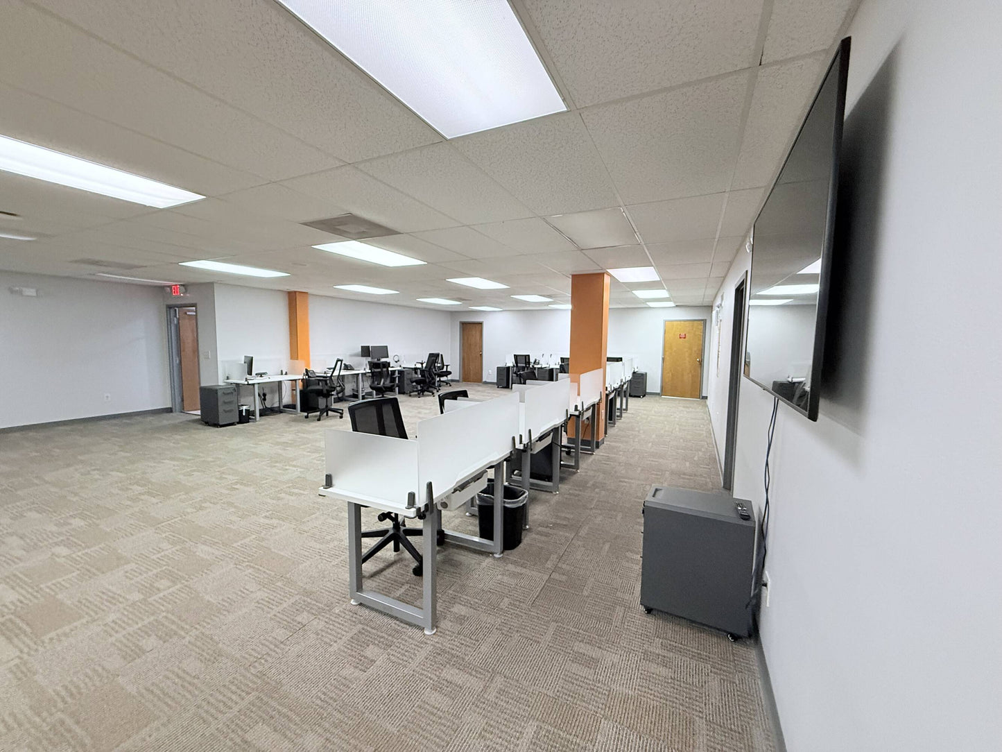 For Lease: 4701 W Hillsborough Ave Tampa, FL 33614