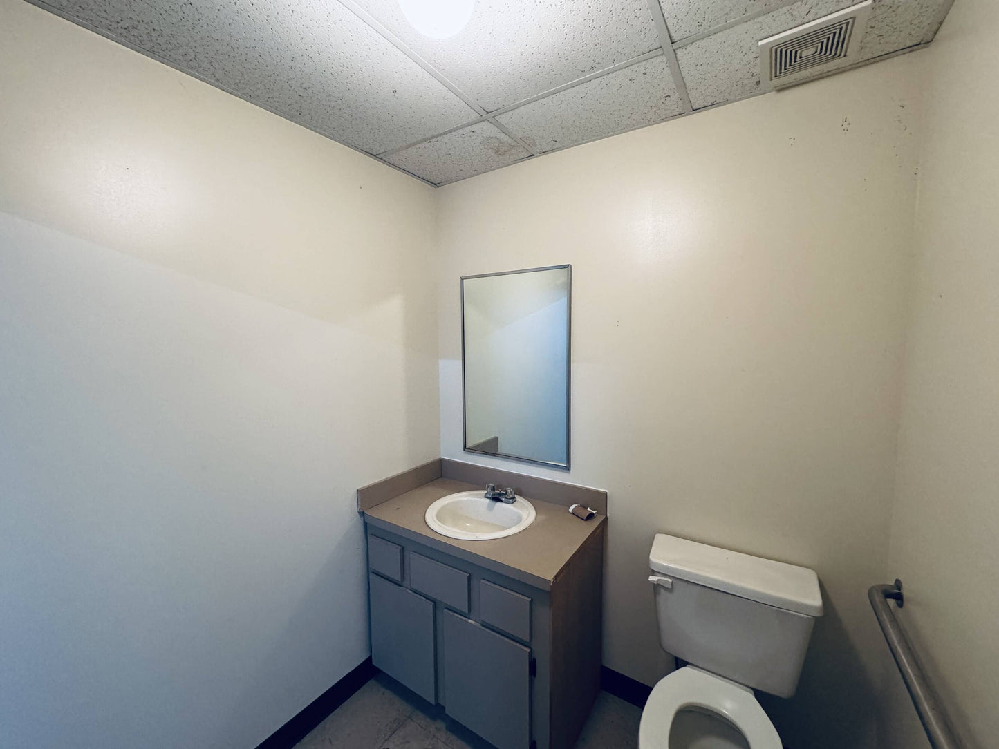 For Lease: 1901 Progress Ct Palm Harbor, FL 34683